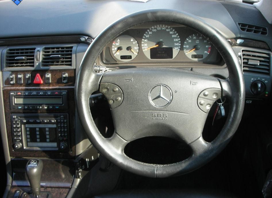  Mercedes Benz E-class (2000-2002) :  2